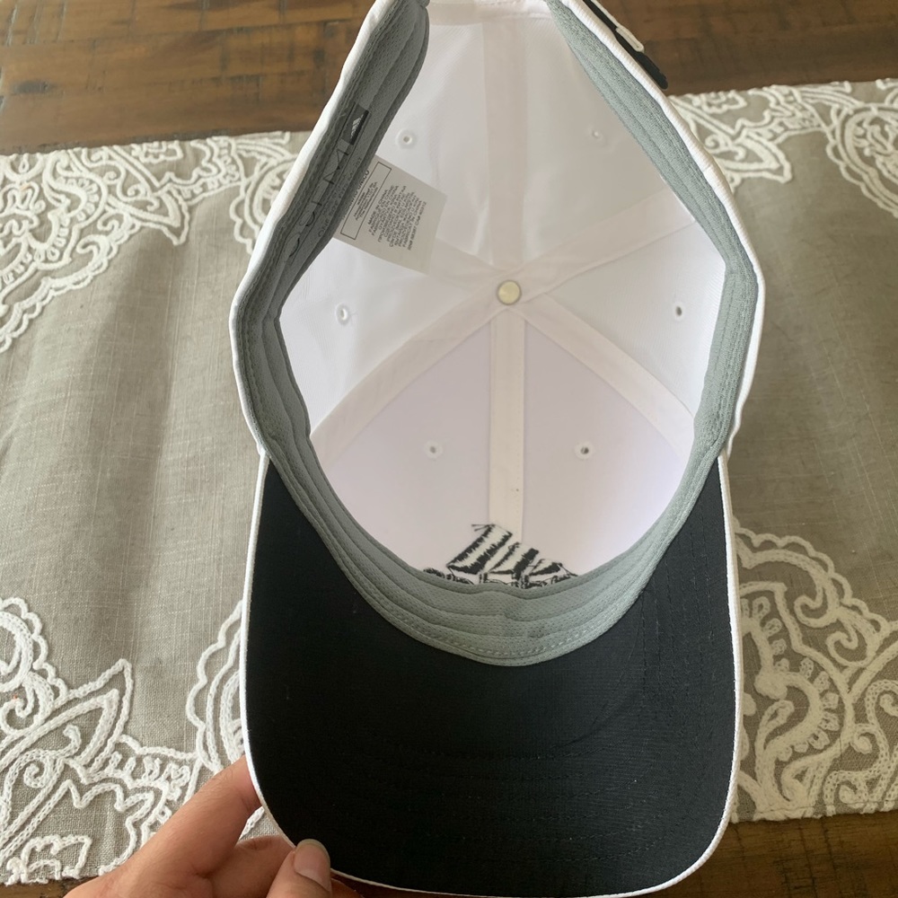 ADIDAS Hat - Picture 2 of 3